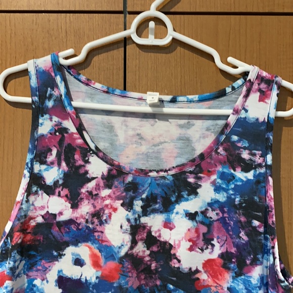 DONATED Ideology sleeveless top. Medium. - Picture 2 of 4